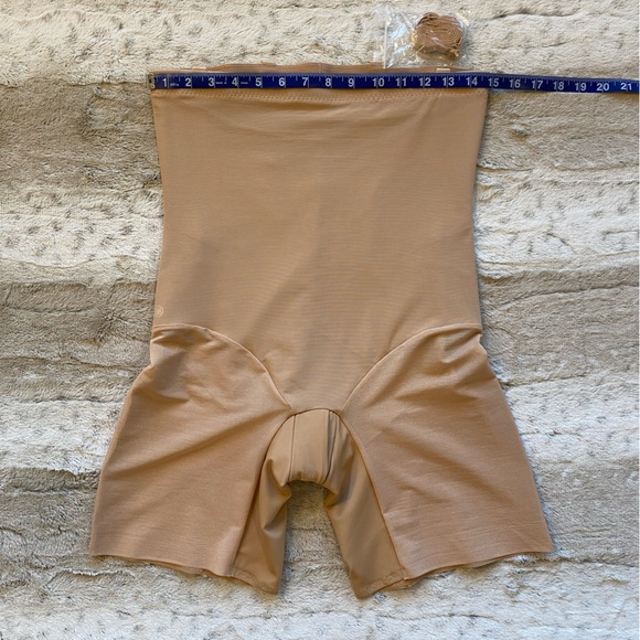 NWOT💕HoneyloveSuperPower Short Size XL - Picture 9 of 12